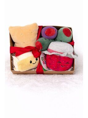 Gigglescape Charcuterie Box Set Brie Cheese, Olives, Jam, Crackers 4 Plush NEW